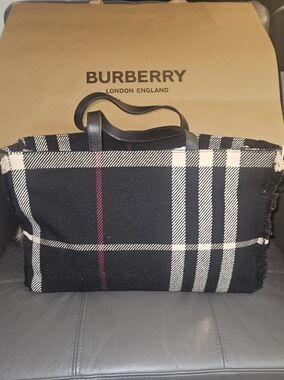 Burberry London Tote Bag Black Wool